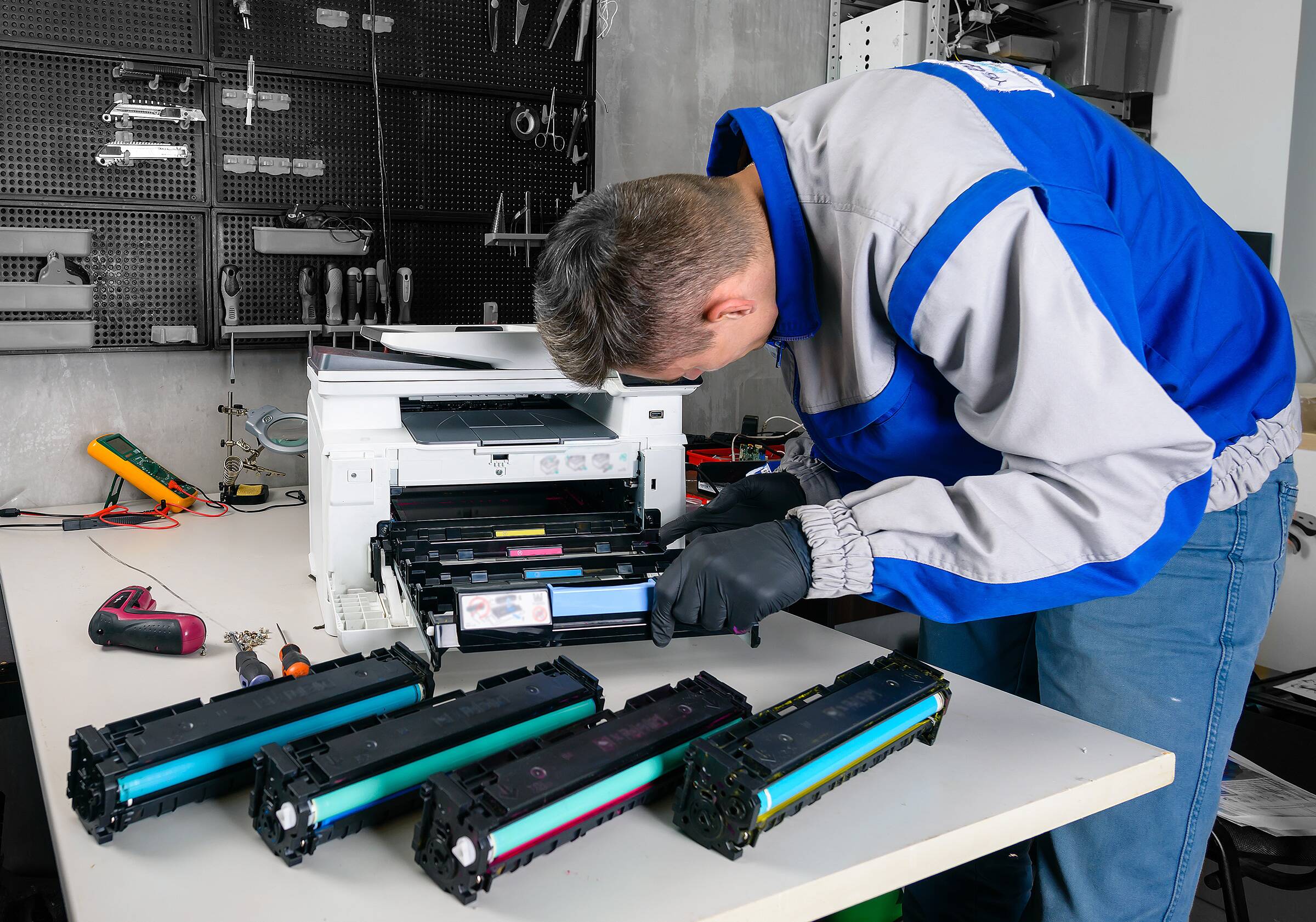 découvrez notre service professionnel de réparation d'imprimantes. que ce soit pour des pannes techniques, des problèmes d'impression ou des conseils d'entretien, notre équipe d'experts est là pour vous aider à redonner vie à votre matériel. un diagnostic rapide et des solutions efficaces pour tous types d'imprimantes.