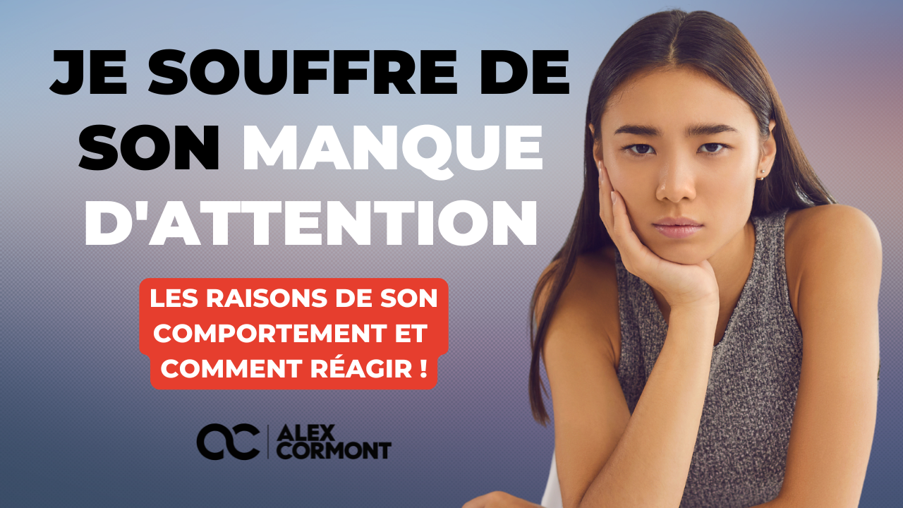 Femme triste assise à côté de son partenaire absorbé par son téléphone sur un canapé